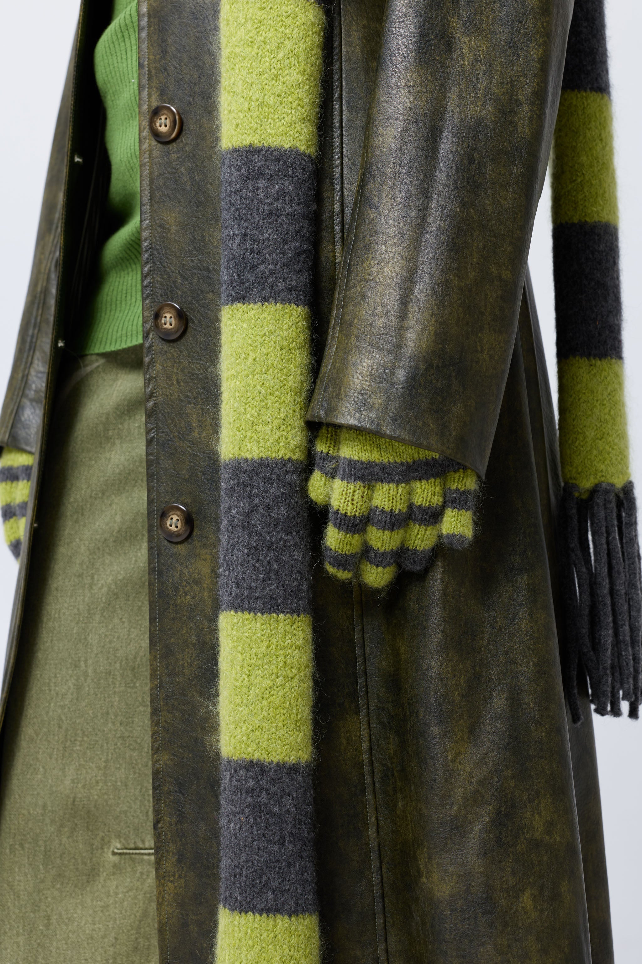 Arthur Apparel green/grey striped wooly knitted mittens