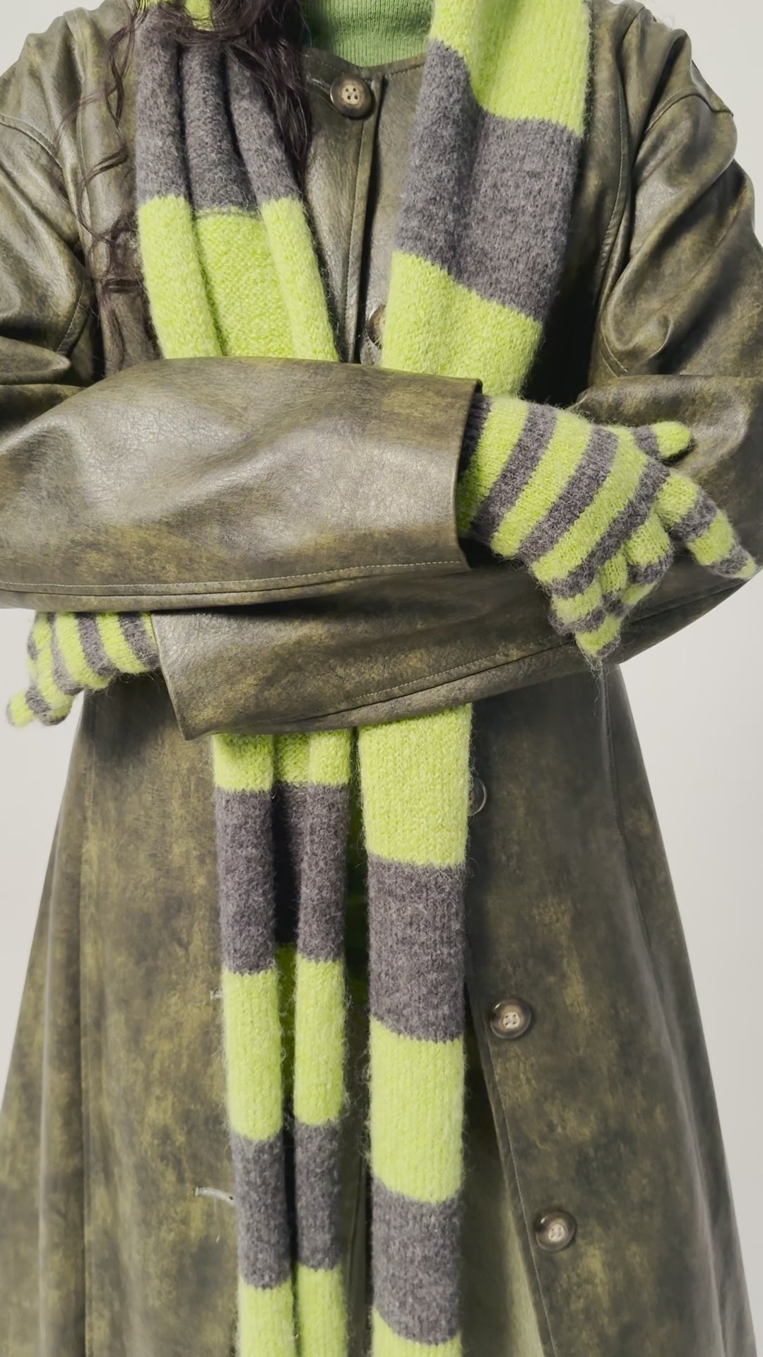 Arthur Apparel green/grey striped wooly knitted mittens